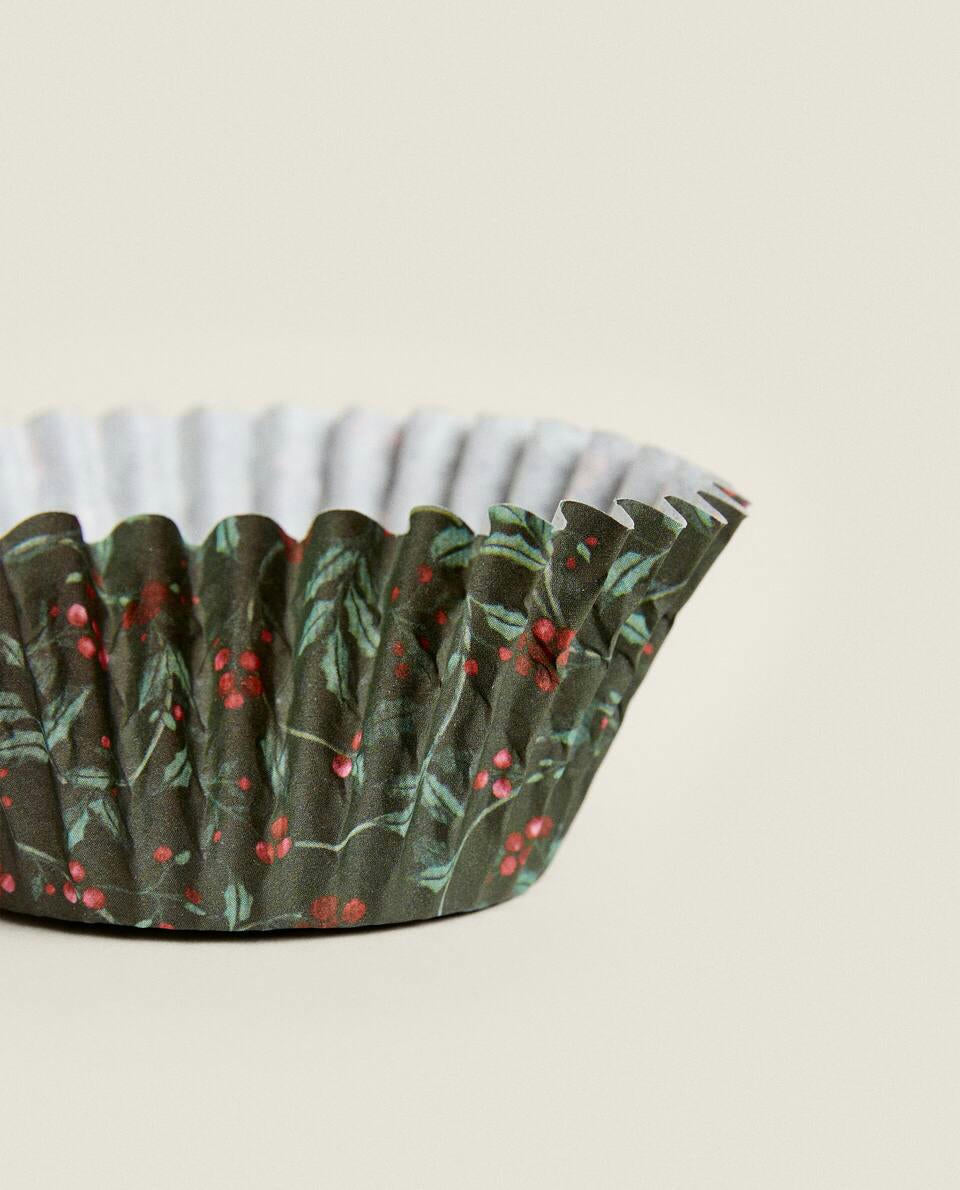 PACK OF CHRISTMAS PAPER CUPCAKE MOULDS (PACK OF 36)