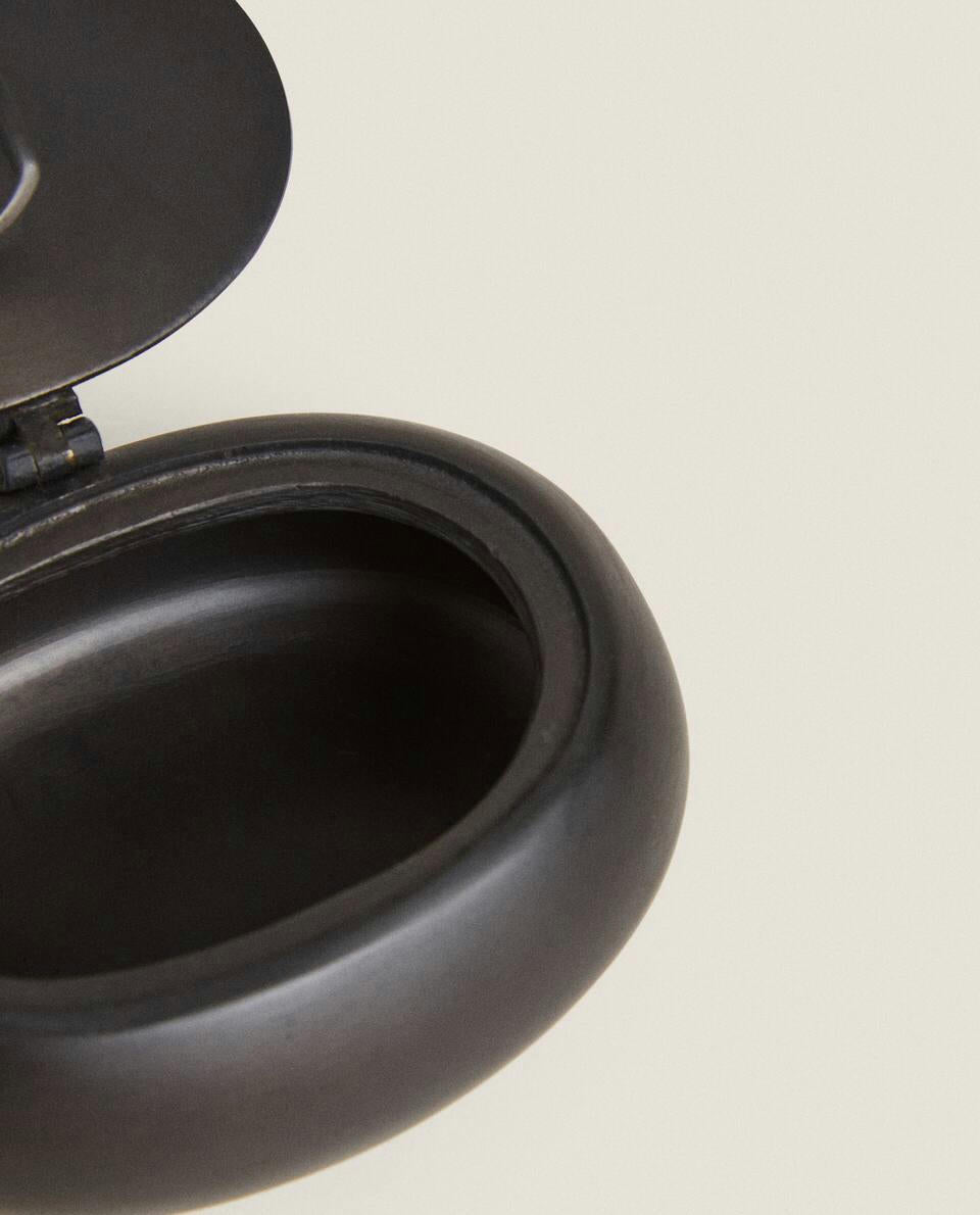 ASHTRAY WITH LID